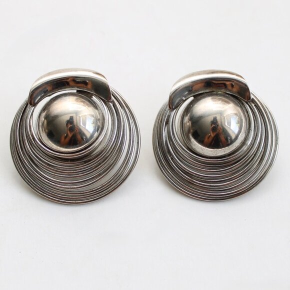 Vintage Round Wire Dome Center Silver Tone Brooch & Clip-On Earrings Set - Picture 2 of 6